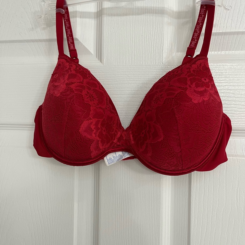 Bra’s Victoria’s Secret Bra’s (1) and Warner’s (1) both 36B $5 each Izod 34B $6